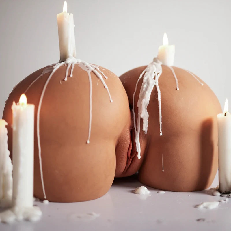 Isabella sexpupe Masturbator Torso Po Rückansicht Kerzen